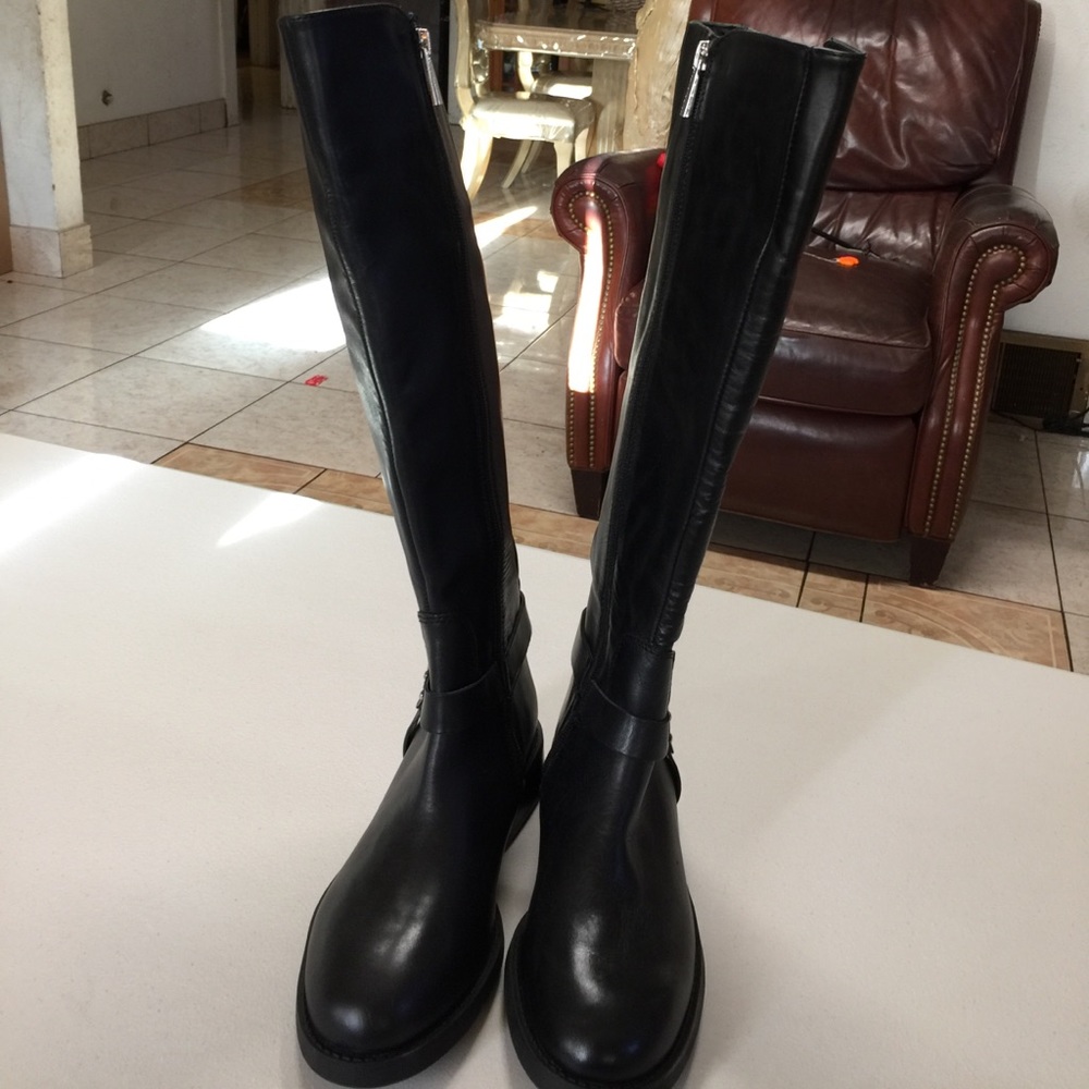 VINCE CAMUTO Size 5.5